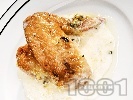 Рецепта Печени пилешки крилца със синьо сирене, топено сирене и сметана на фурна